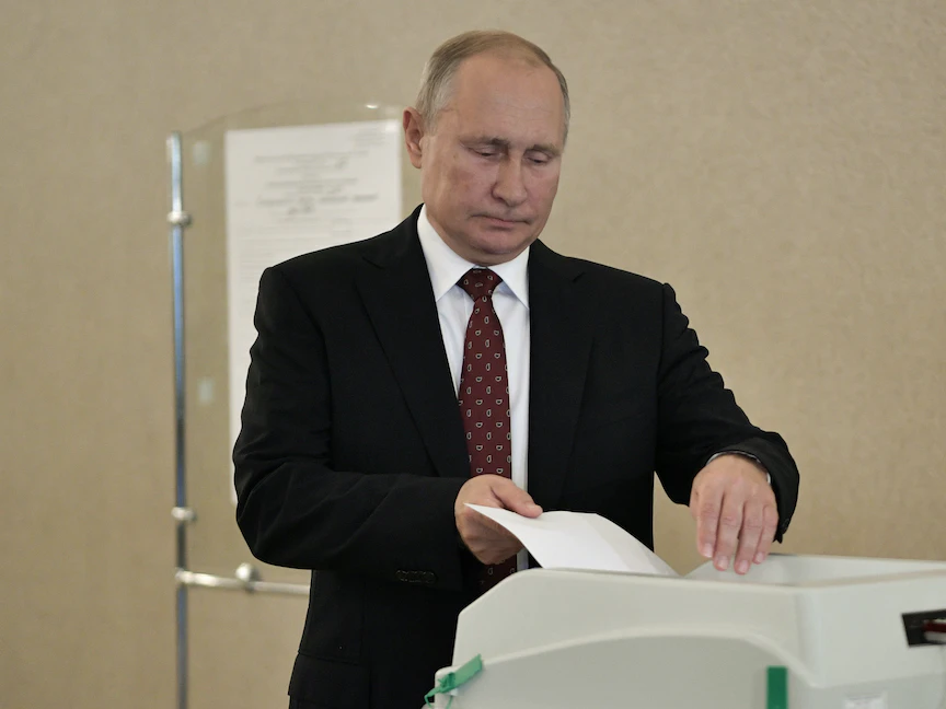 الرئيس الروسي فلاديمر بوتين يدلي بصوته لانتخاب البرلمان في موسكو، 8 سبتمبر 2019 - VIA REUTERS