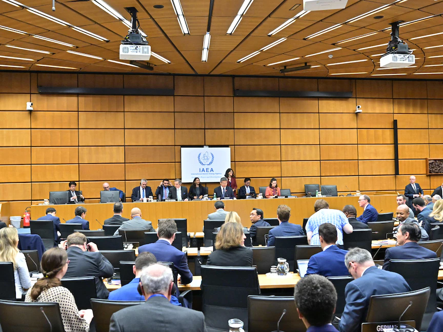 مشروع قرار أمام وكالة الطاقة الذرية ينتقد "عدم تعاون" إيران