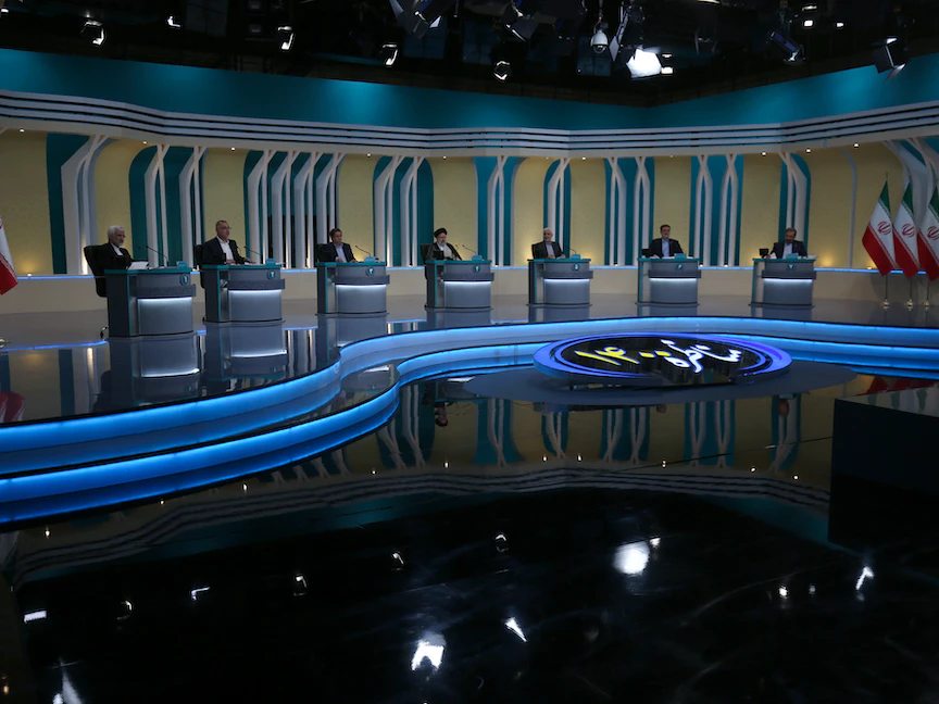 المرشحون للرئاسة الإيرانية خلال مناظرة تلفزيونية في طهران - 12 يونيو 2021 - REUTERS