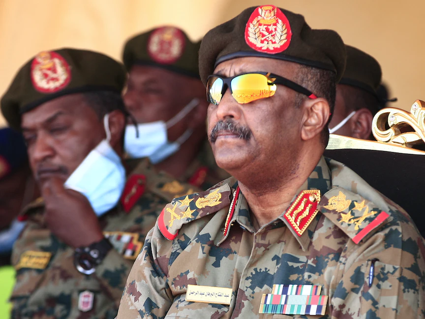 رئيس مجلس السيادة الانتقالي السوداني الفريق أول عبد الفتاح البرهان في ولاية شمال نهر النيل - 8 ديسمبر 2021 - AFP