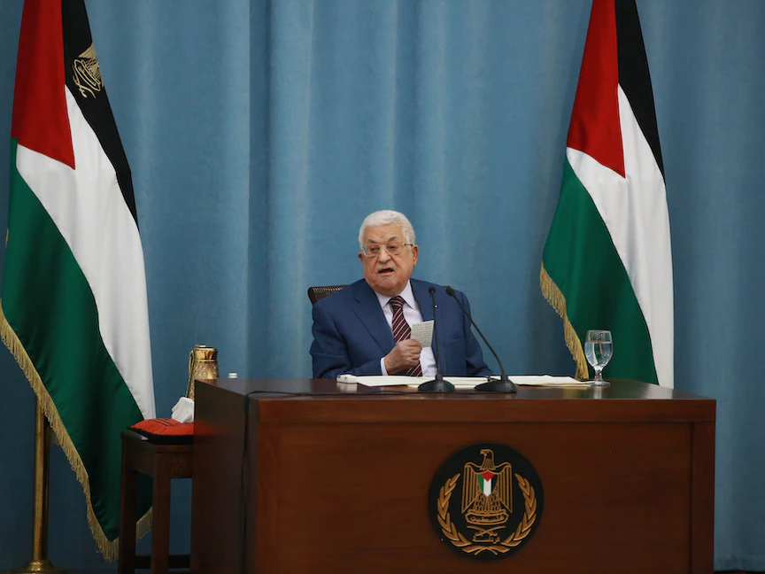 عباس وجانتس يبحثان الحل السياسي والقضايا الأمنية والاقتصادية