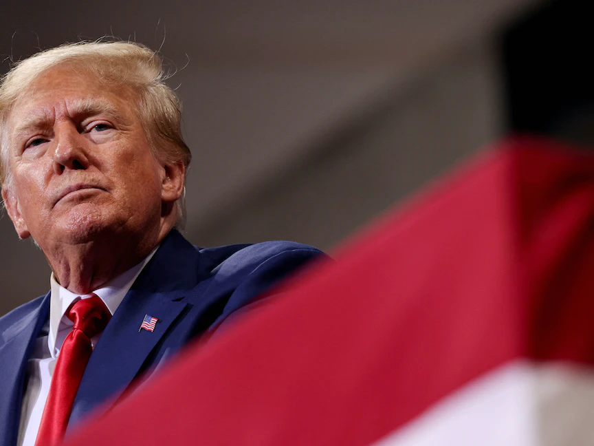 الرئيس الأميركي السابق دونالد ترمب يشارك في تجمع انتخابي في مدينة ويلكس بار بولاية بنسلفانيا. 3 سبتمبر 2022 - REUTERS