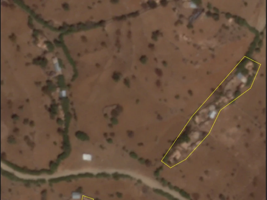 صورة من الأقمار الاصطناعية تُظهر منازل دمرتها النيران في إحدى مناطق إقليم تيغراي في إثيوبيا. - REUTERS