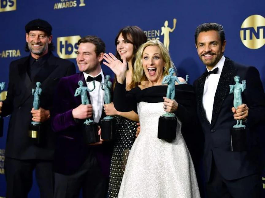 أبطال فيلم "كودا" أثناء حفل توزيع جوائز "SAG" - AFP