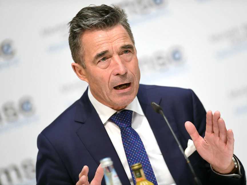 الأمين العام السابق لحلف الناتو أندرس فوج راسموسن يتحدث خلال مؤتمر ميونخ للأمن في ألمانيا- 16 فبراير 2019 - REUTERS