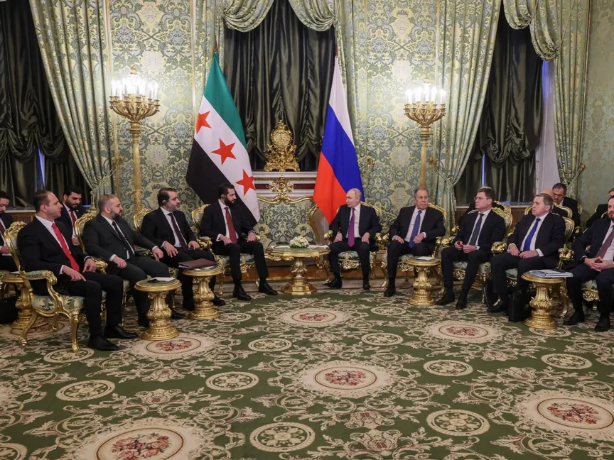 بعد زيارة الشرع إلى موسكو.. ماذا يقول "الذكاء الاصطناعي" عن مستقبل علاقات سوريا وروسيا؟