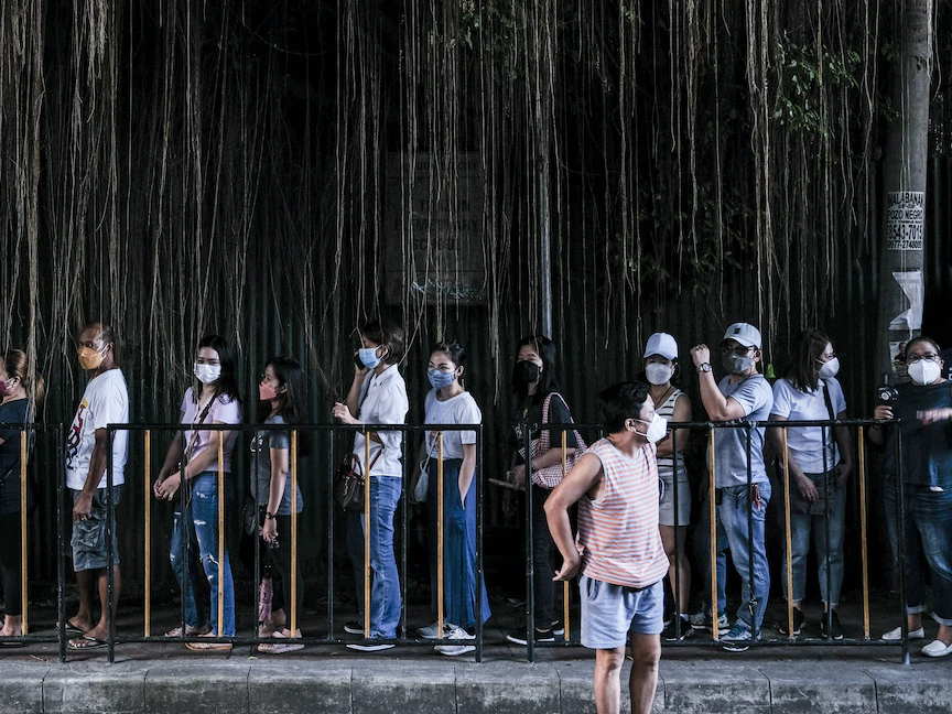 نجل ماركوس يتجه نحو انتصار كاسح بانتخابات الرئاسة في الفلبين