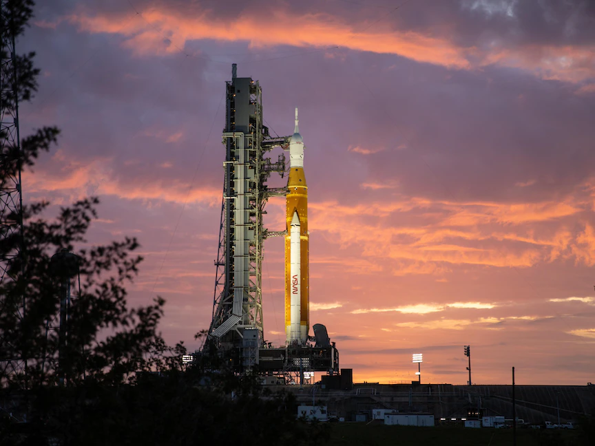 وكالة الفضاء الأميركية "ناسا" تنفذ تجربة أخيرة للصاروخ الجديد "إس إل إس" - 1 أبريل 2022 - twitter.com/NASA