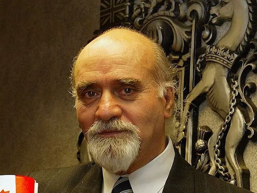 الكاتب والشاعر الإيراني الراحل رضا براهني. - instagram/rezabaraheni