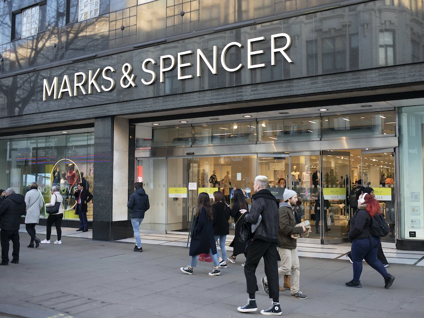 أحد فروع متاجر "ماركس آند سبنسر" البريطانية - In Pictures