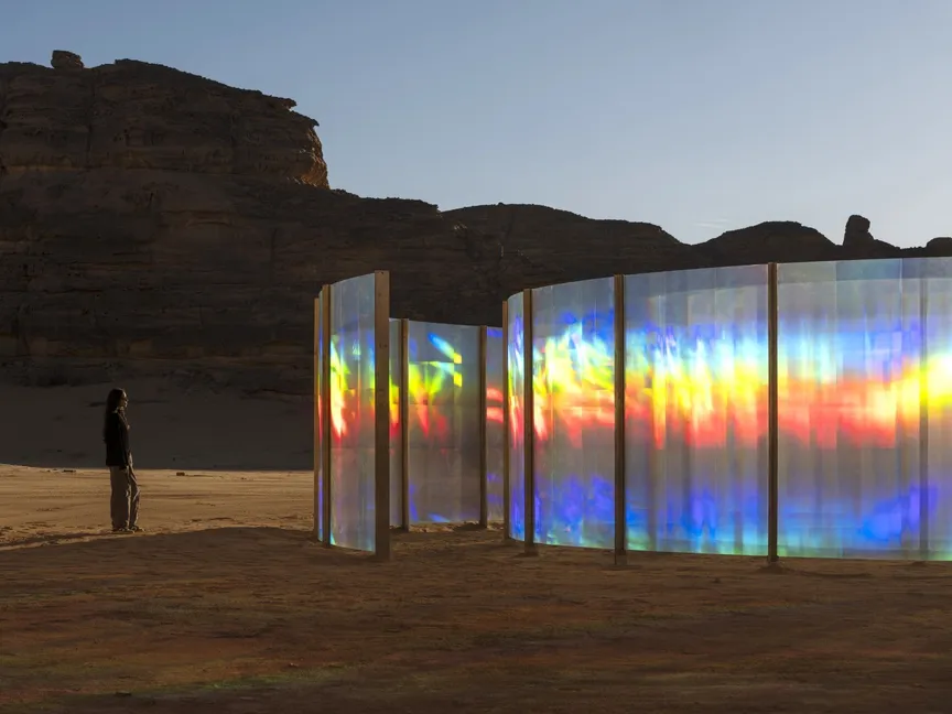 أسطوانة حلزونية مضاءة للفنانة الكورية Kimsooja فبراير 2024 - - desertx.org