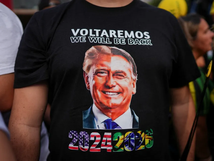 ترمب يصف محاكمة بولسونارو بـ"العار" ويقر رسوماً جمركية 50% على البرازيل