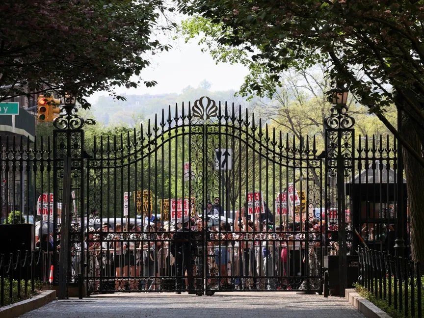 تظاهرات مؤيدة للفلسطينيين في حرم جامعة كولومبيا بنيويورك، 29 أبريل 2024 - Reuters