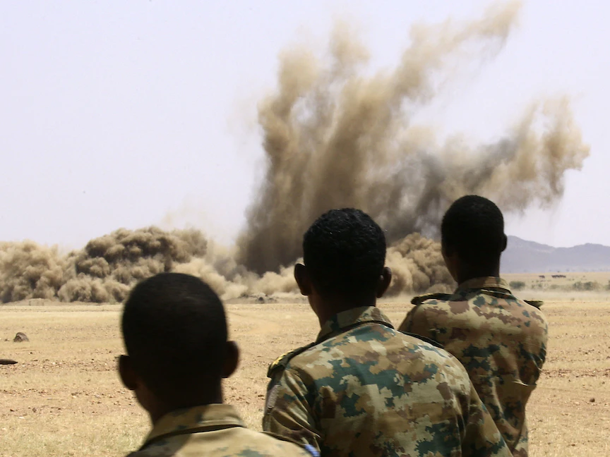 عناصر من الجيش السوداني في قاعدة حجر العسل العسكرية بولاية نهر النيل- 29 سبتمبر 2020 - AFP