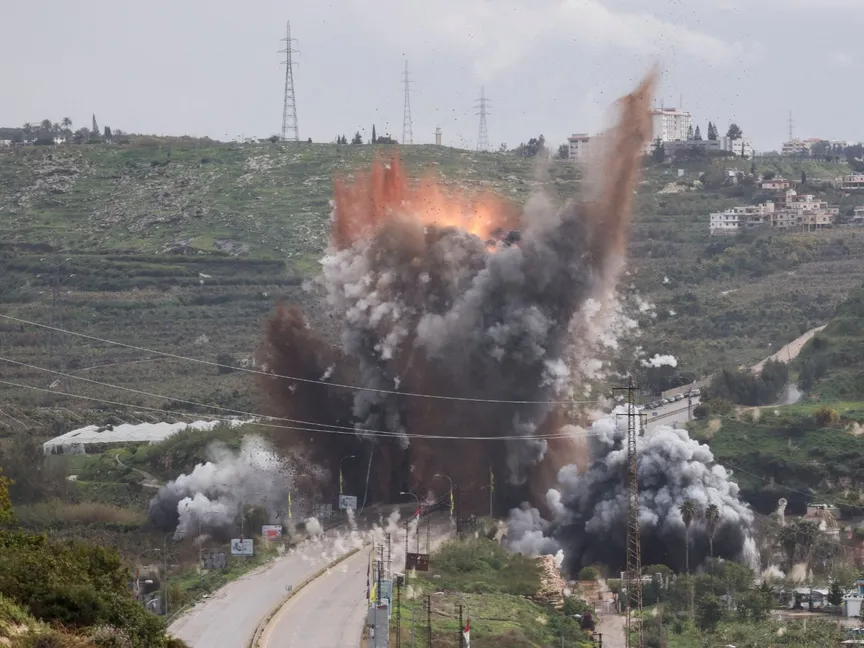 إسرائيل وجنوب لبنان.. خطة "استهداف الجسور"