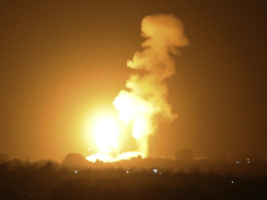 غارات جوية إسرائيلية وقصف مدفعي على مواقع لـ"حماس" في غزة