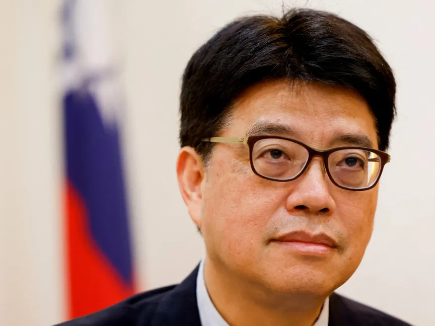 صورة أرشيفية: وزير مجلس شؤون البر الرئيسي التايواني، تشيو تشوي-تشنج، أثناء مقابلة مع رويترز في تايبيه، تايوان. 27 مايو 2025 - Reuters