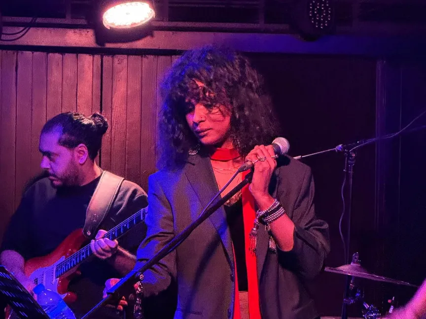 الممثلة والمغنية السودانية الشابة إيمان يوسف - الشرق