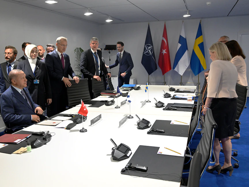 اجتماع سابق بمدريد لقادة بلدان تركيا والسويد وفنلندا وبحضور الأمين العام لحلف ينس ستولتنبرج. 28 يونيو 2022 - via REUTERS
