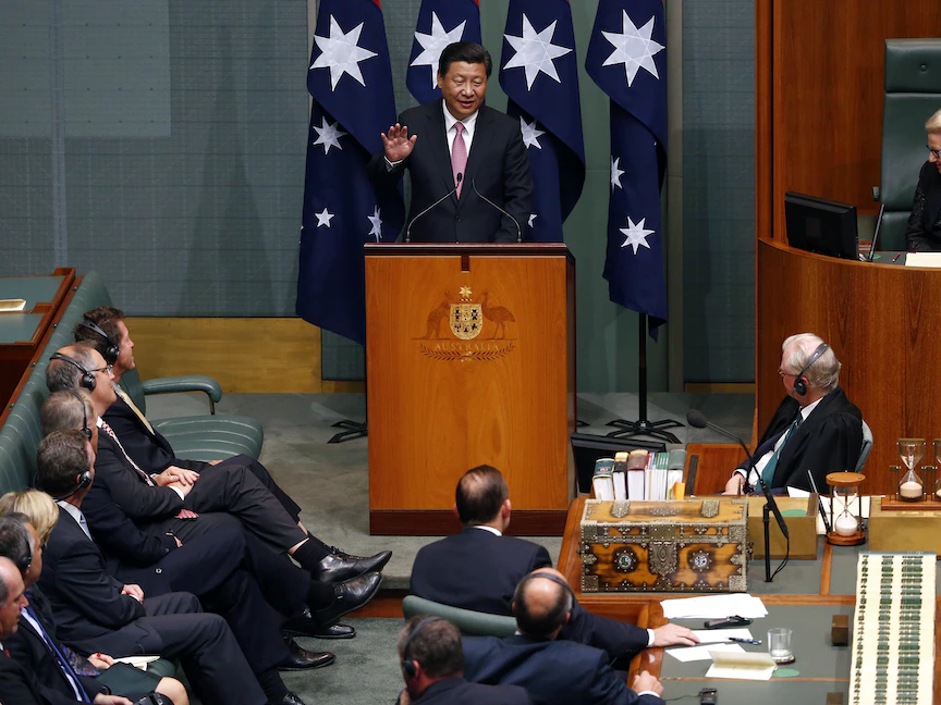 الرئيس الصيني شي جينبينغ يلقي خطاباً أمام البرلمان الأسترالي في كانبيرا - 17 نوفمبر 2014 - REUTERS