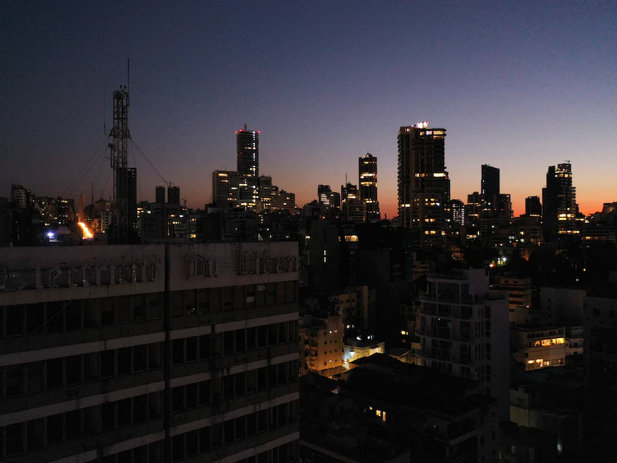 انقطاع الكهرباء في وسط العاصمة اللبنانية بيروت.27 نوفمبر 2022 - REUTERS