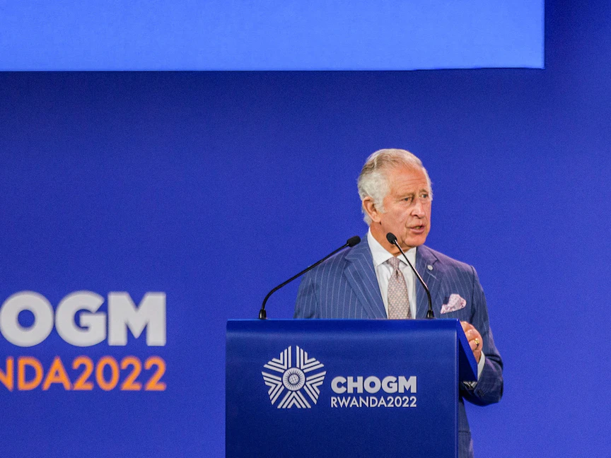 الأمير تشارلز ولي عهد بريطانيا في كلمة له خلال قمة دول "الكومنولث" التي تستمر يومين في كيجالي- 24 يونيو 2022 - REUTERS