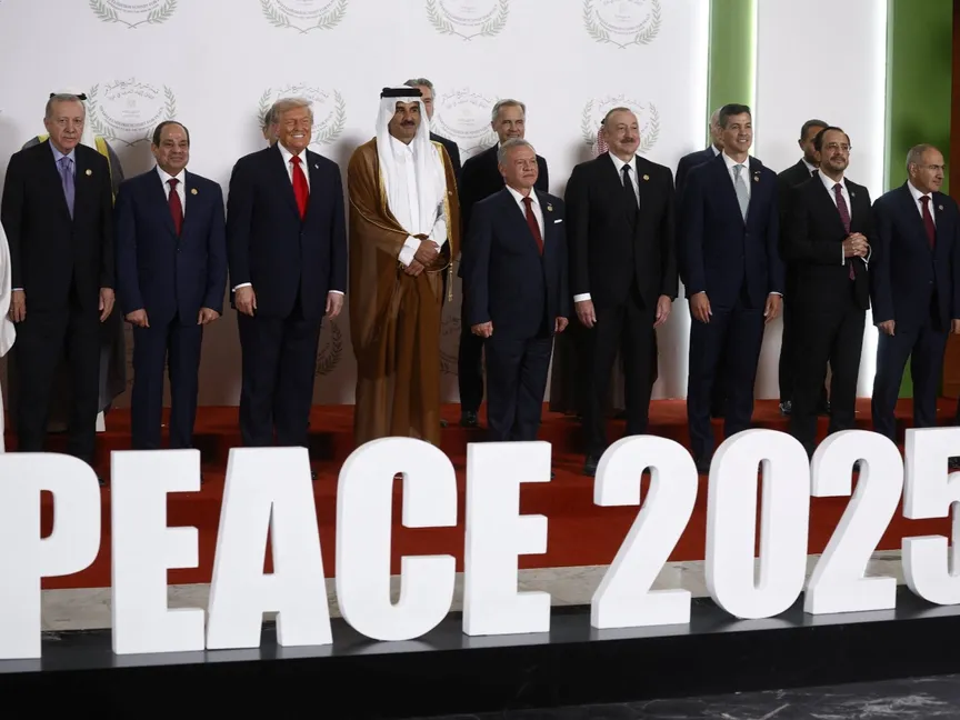 الصورة التذكارية للزعماء والقادة المشاركين في قمة شرم الشيخ للسلام. 13 أكتوبر 2025 - رويترز