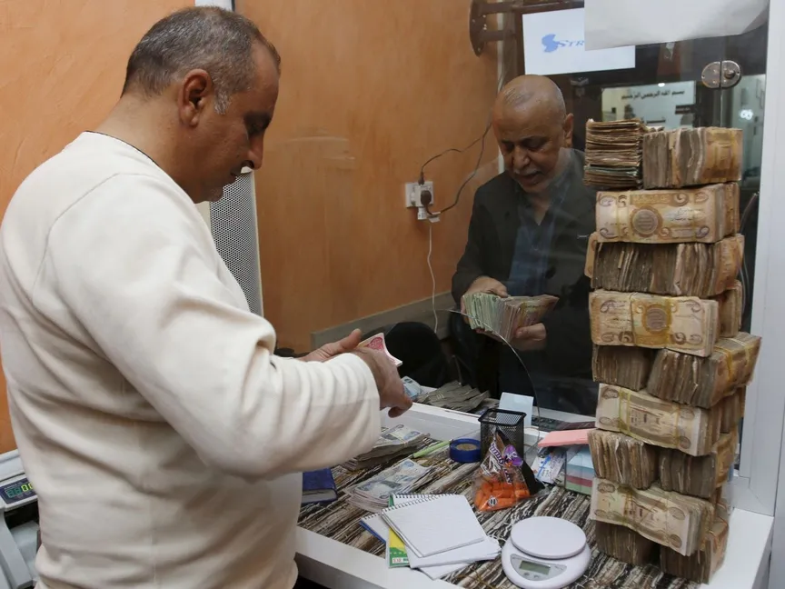 العراق.. سعر صرف الدولار يواصل الارتفاع في السوق الموازية