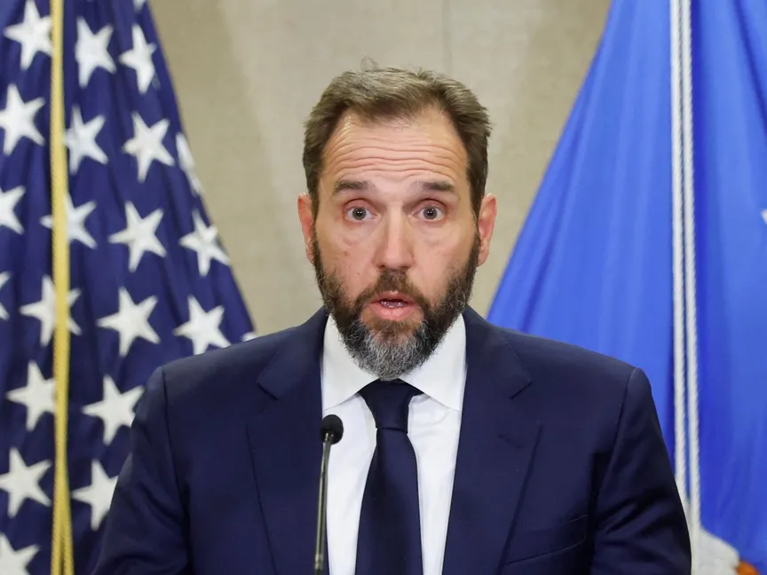 المستشار الخاص السابق جاك سميث يدلي بياناً في واشنطن بالولايات المتحدة. 1 أغسطس 2023 - Reuters