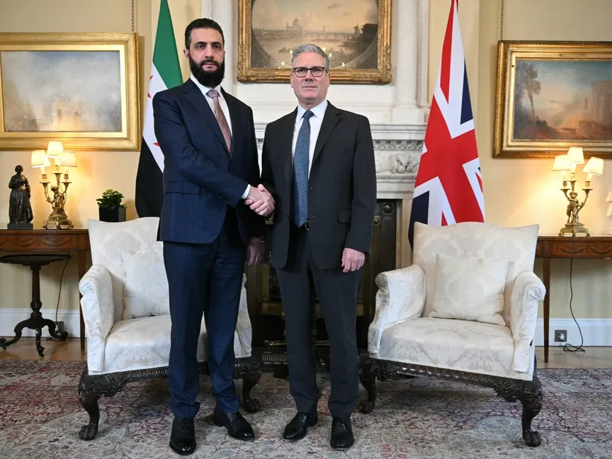 رئيس الوزراء البريطاني كير ستارمر يستقبل الرئيس السوري أحمد الشرع. 31 مارس 2026 - Reuters