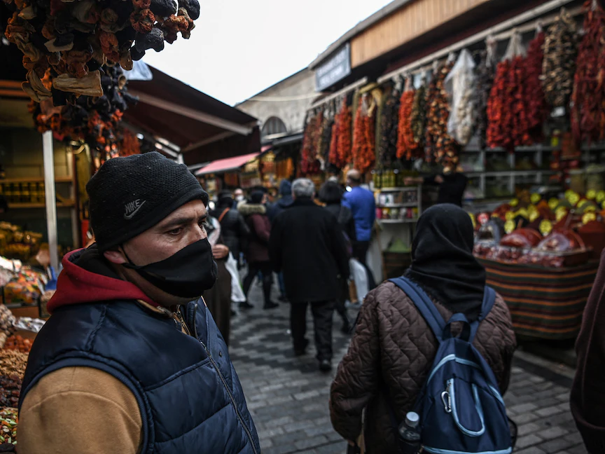 أحد الأسواق التجارية في مدينة إسطنبول - 22 مارس 2021 - AFP