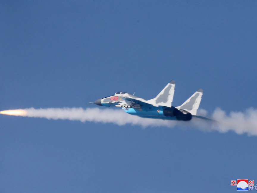 سول تطلق النار على مسيرات كورية شمالية اخترقت مجالها الجوي