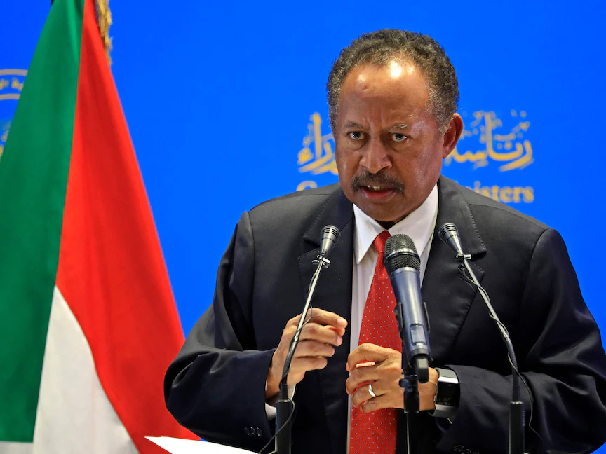 رئيس الوزراء السوداني عبد الله حمدوك خلال مؤتمر صحافي بالعاصمة الخرطوم- 15 أغسطس 2021 - AFP