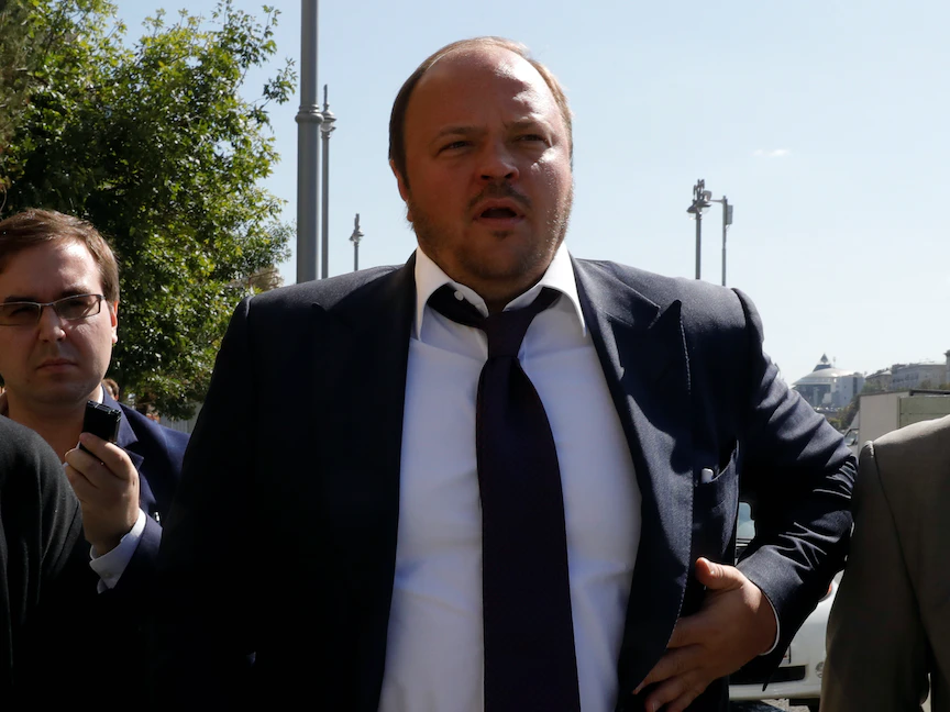 أندريه جورييف يغادر بعد محادثات بين ممثلي الشركات الروسية الكبرى مع الحكومة في موسكو، روسيا. 24 أغسطس 2018 - REUTERS