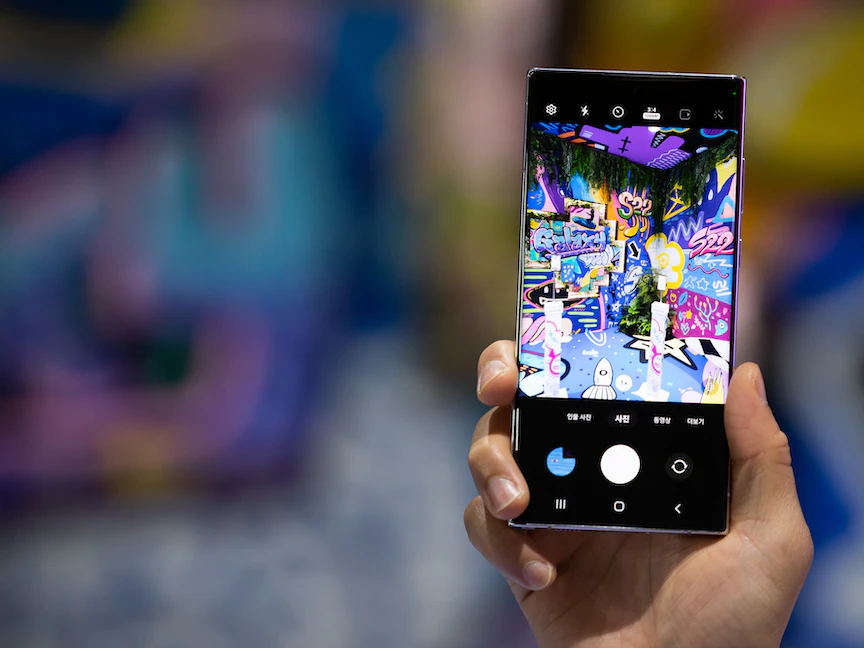 هاتف سامسونج جلاكسي S22 - Bloomberg