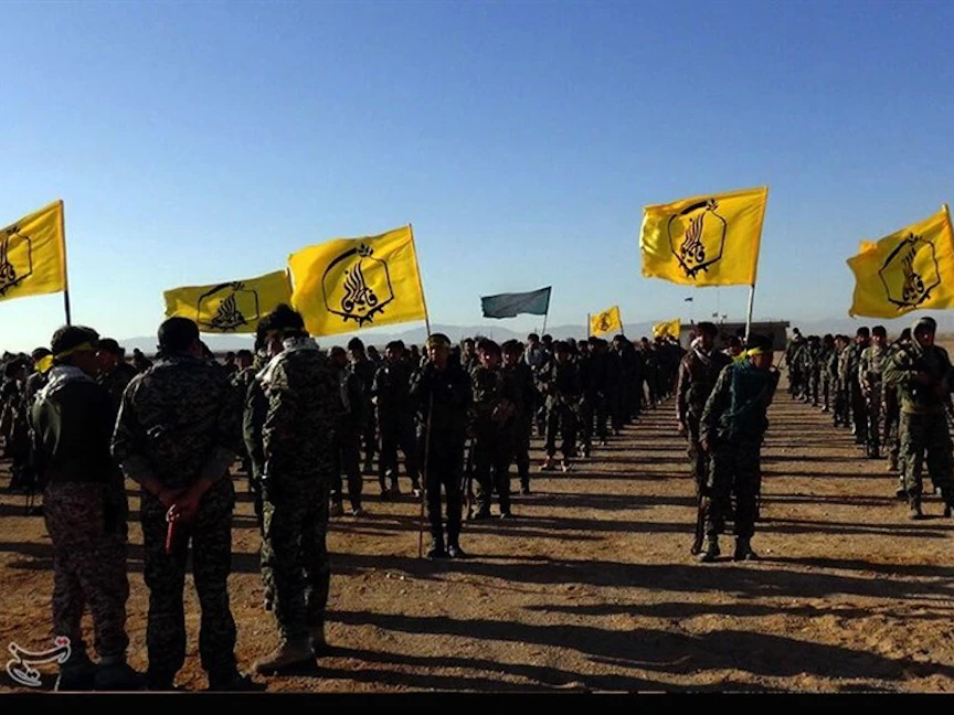 تشكيلة من مقاتلي "لواء فاطميون" الموالي لإيران في سوريا في عام 2016. - وكالة الأنباء الإيرانية