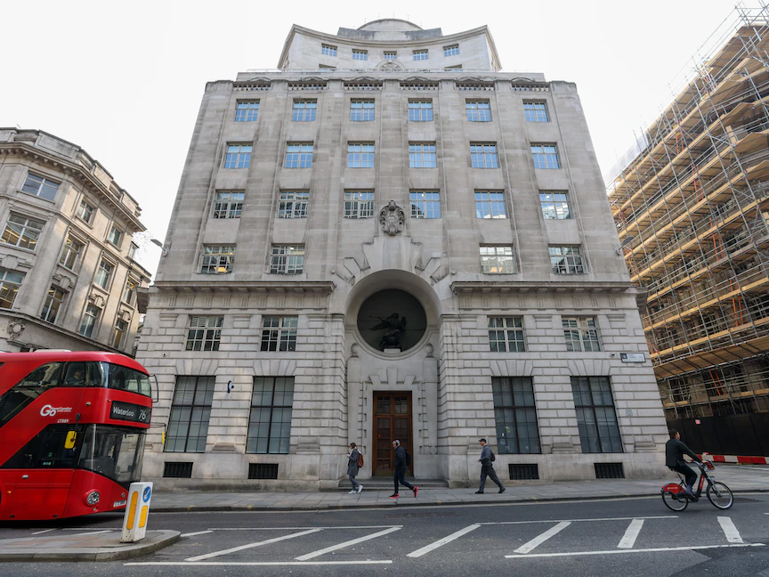 مقر مصرف "سبيربنك" الروسي في لندن - 30 مارس 2022 - Bloomberg