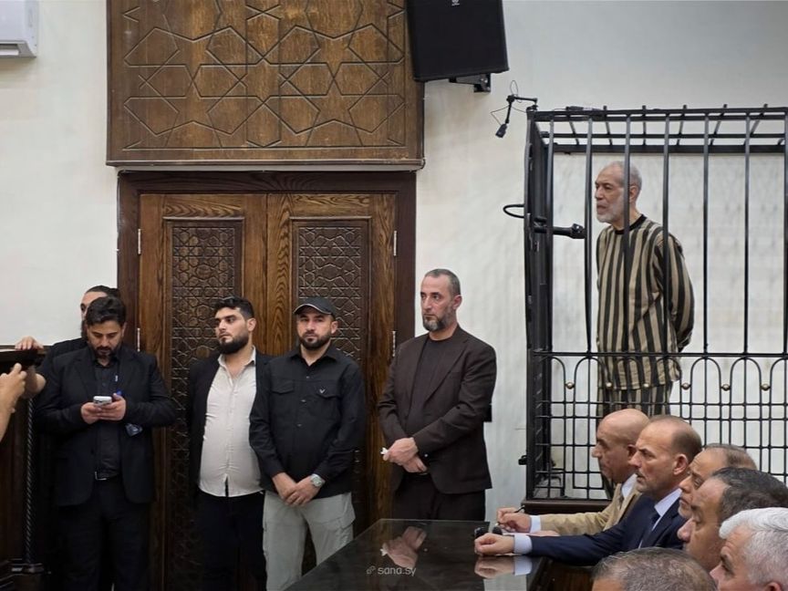 سوريا.. الحكم على مفتي نظام الأسد بدر الدين حسون بالسجن المؤبد