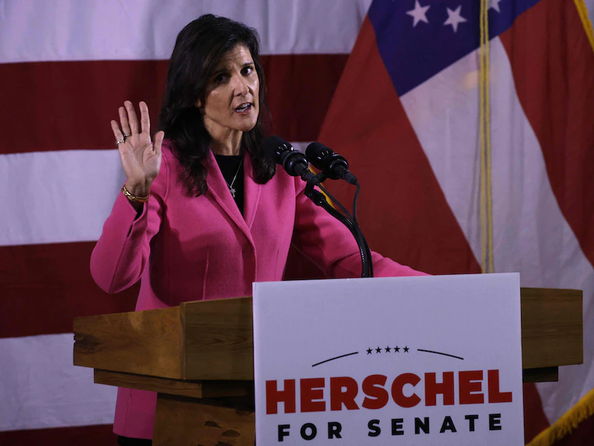 السفيرة الأميركية السابقة لدى الأمم المتحدة نيكي هيلي خلال حملة انتخابية في ولاية جورجيا- 5 ديسمبر 2022 - Getty Images via AFP