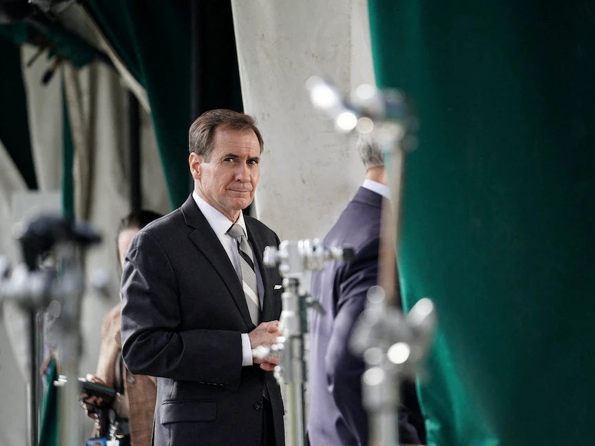 منسق الاتصالات الاستراتيجية بمجلس الأمن القومي الأميركي جون كيربي في الحديقة الشمالية للبيت الأبيض. 23 فبراير 2023 - REUTERS