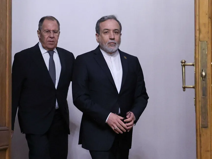 موسكو بين طهران وواشنطن.. وساطة بحسابات معقدة