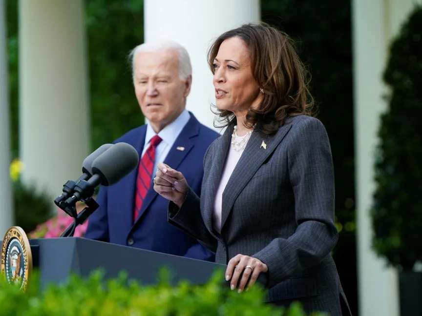 كامالا هاريس نائبة الرئيس الأميركي جو بايدن تلقي كلمة في البيت الأبيض بواشنطن. 13 مايو 2024 - Reuters