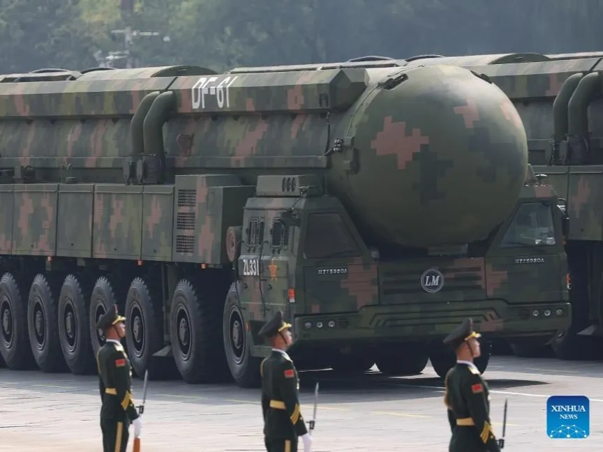 صاروخ DF-61 يظهر لأول مرة في الاستعراض العسكري في بكين ويعتقد أنه الصاروخ الباليستي العابر للقارات الأكثر تقدماً في الصين، 3 سبتمبر 2025 - Xinhua