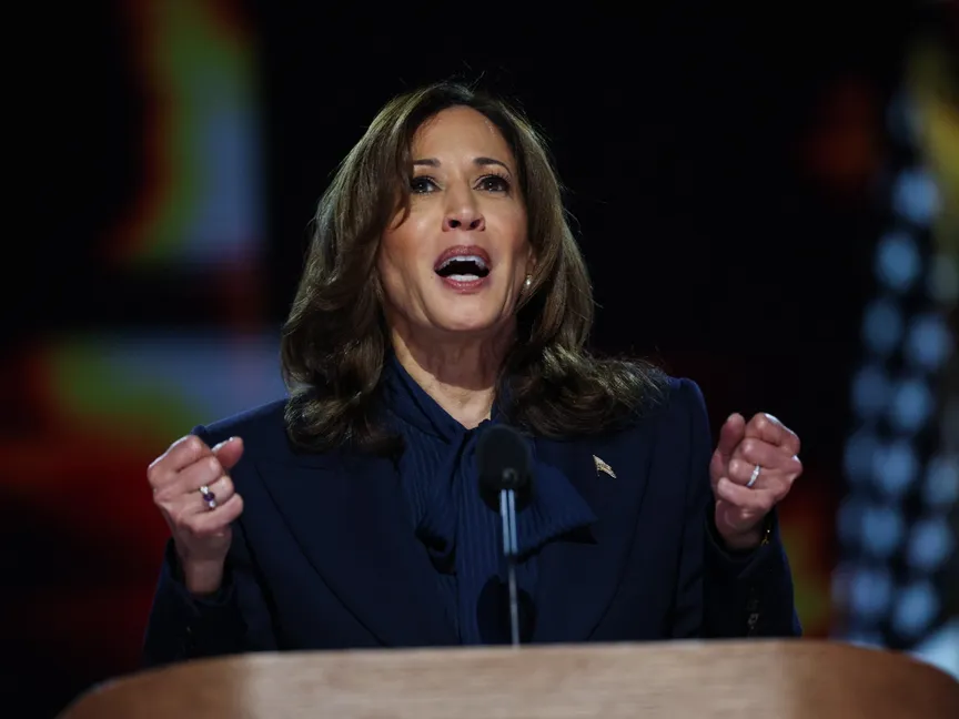 نائبة الرئيس الأميركي كامالا هاريس تعلن قبول ترشيح الحزب الديمقراطي لانتخابات الرئاسة في شيكاجو. 22 اغسطس 2024 - Reuters