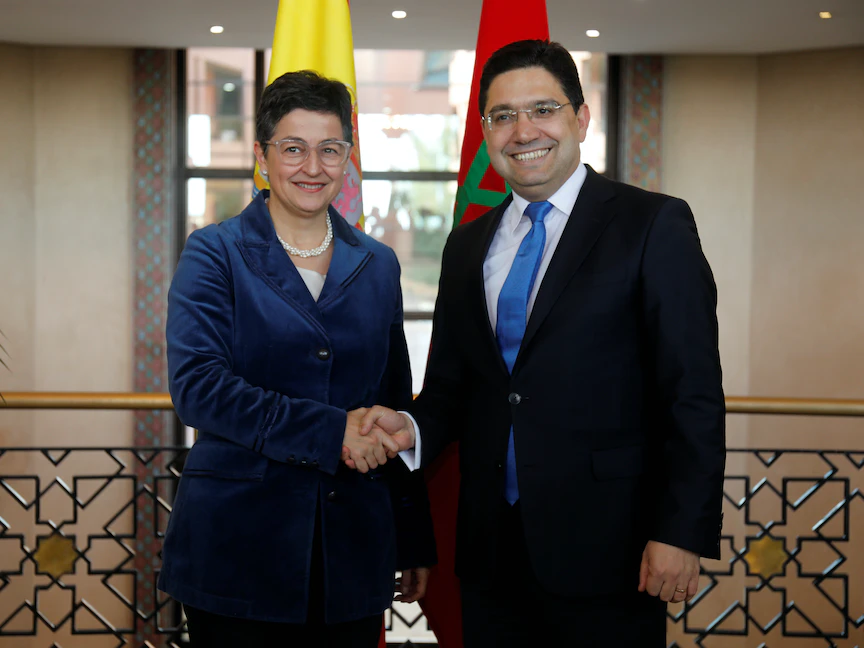 وزيرة الخارجية الإسبانية، أرانشا غونزاليس لايا، برفقة نظيرها المغربي ناصر بوريطة خلال لقاء سابق في الرباط - REUTERS