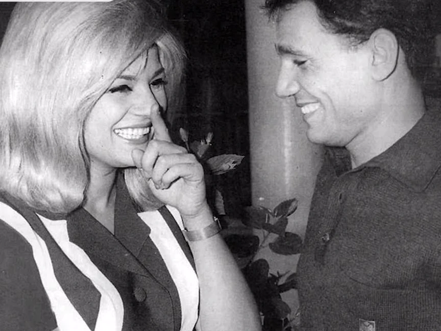 مذكرات نادية لطفي (5): حليم ضربني "قلماً قوياً" أفقدني الوعي 