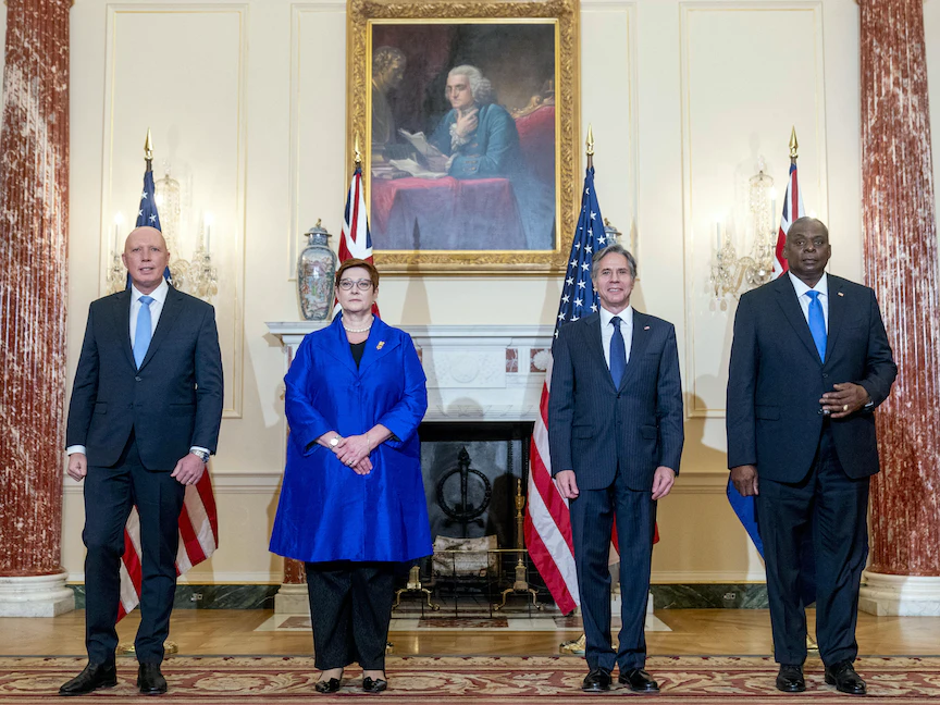 وزير الدفاع الأميركي لويد أوستن ووزير الخارجية الأميركي أنتوني بلينكن، ووزيرة الخارجية الأسترالية ماريز باين ووزير الدفاع الأسترالي بيتر داتون خلال اجتماعهم في واشنطن، 16 سبتمبر 2021 - AFP