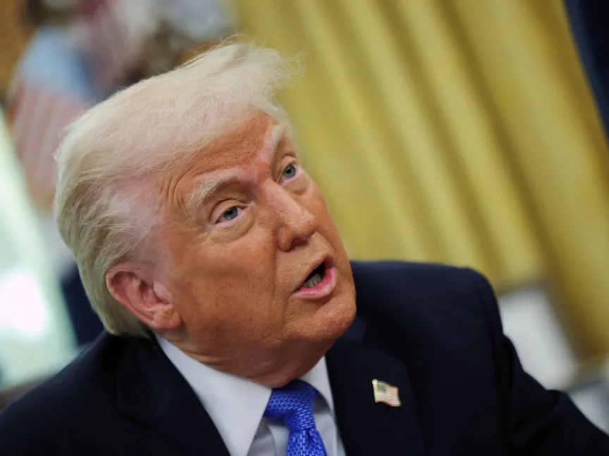 الرئيس الأميركي دونالد ترمب خلال مؤتمر صحافي في المكتب البيضاوي بالبيت الأبيض. 21 مارس 2025 - REUTERS