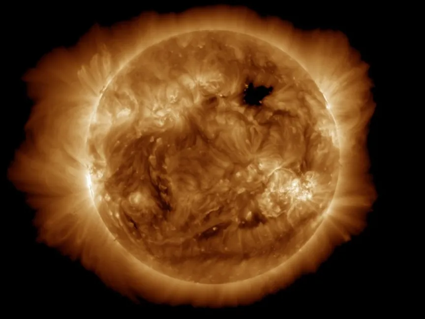 صورة نشرتها الوكالة الأميركية للشمس، وقالت إن عاصفة شمسية شديدة ضربت الكرة الأرضية. 10 مايو 2024 - @NOAA