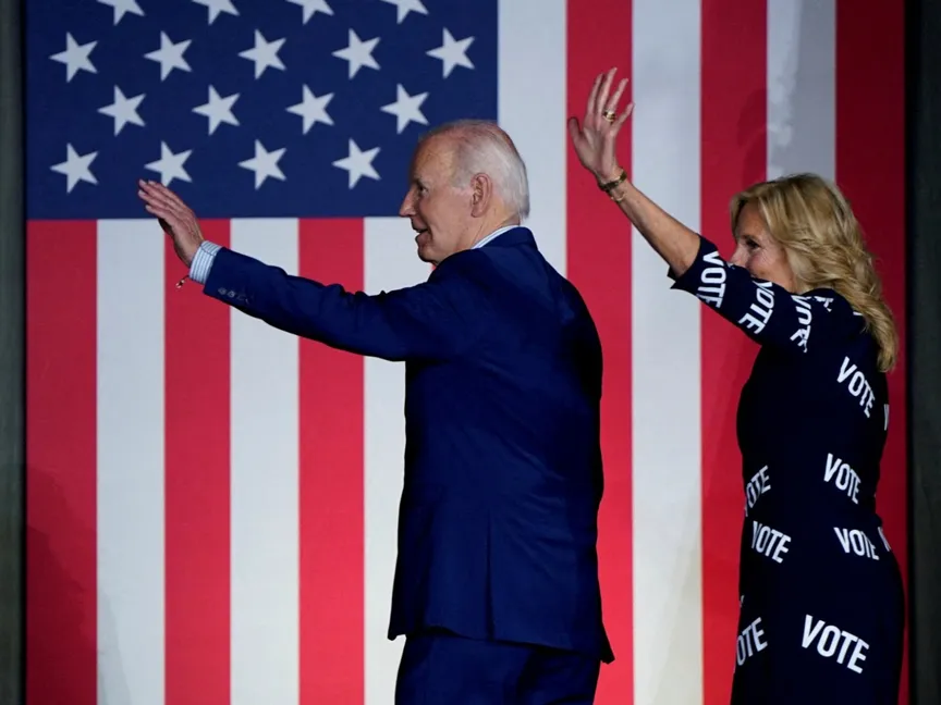 رغم الأداء الضعيف أمام ترمب.. ديمقراطيون بارزون يصطفون خلف بايدن